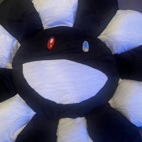 Murakami inspired plush doll plushy pillow - Picture 3 of 4